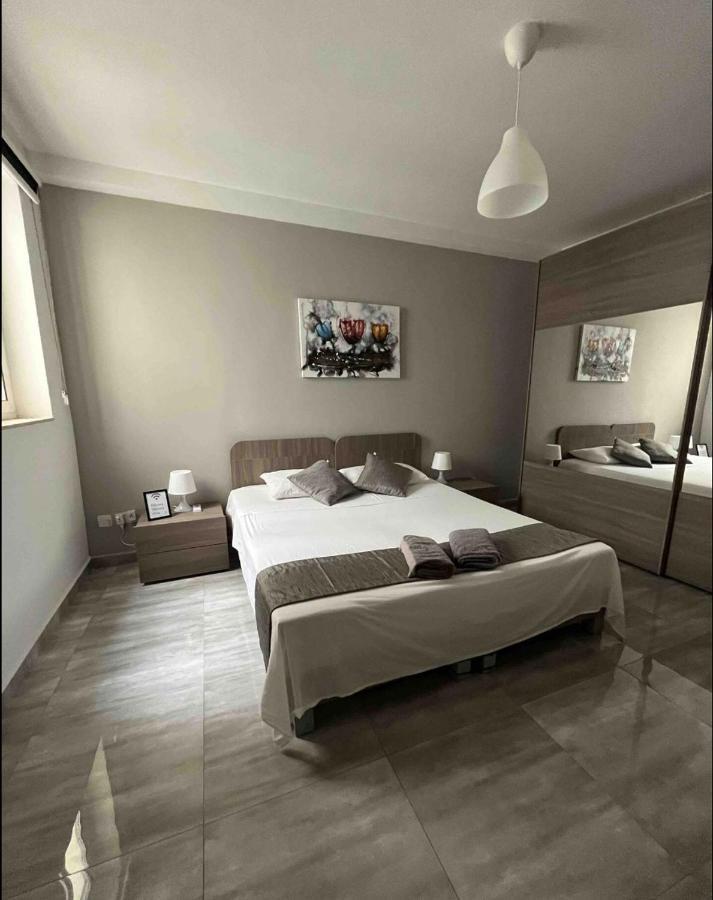 F10 Modern And Bright Apartment In Malta Мсида Экстерьер фото